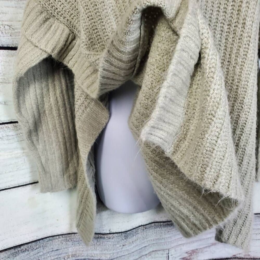 BKE Women’s Small Beige Chunky Knit Hooded Sweater Poncho Style - Picture 3 of 7